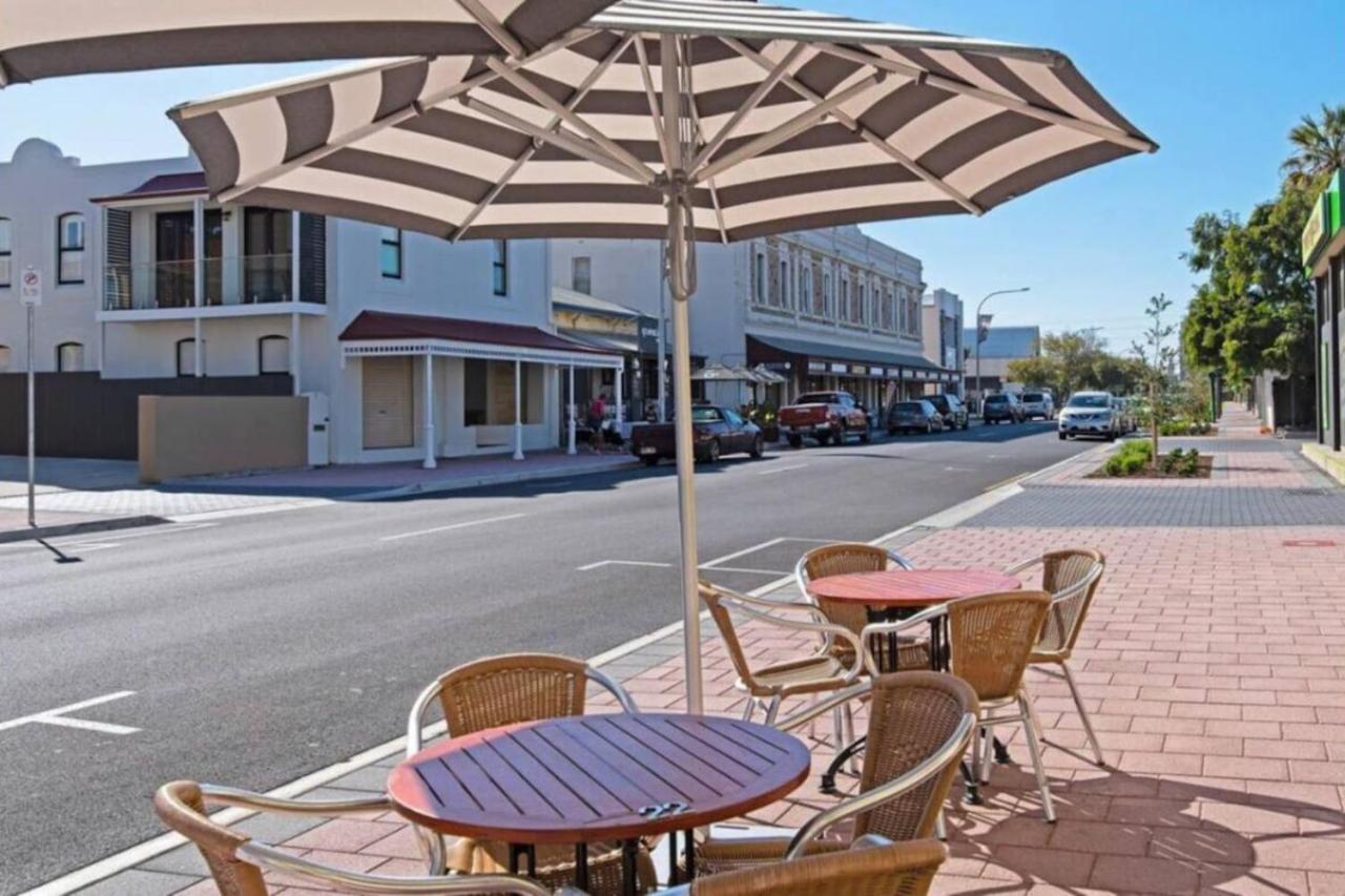 Lovely Beachside Largs Bay Unit - Free Wine Apartment Exterior photo